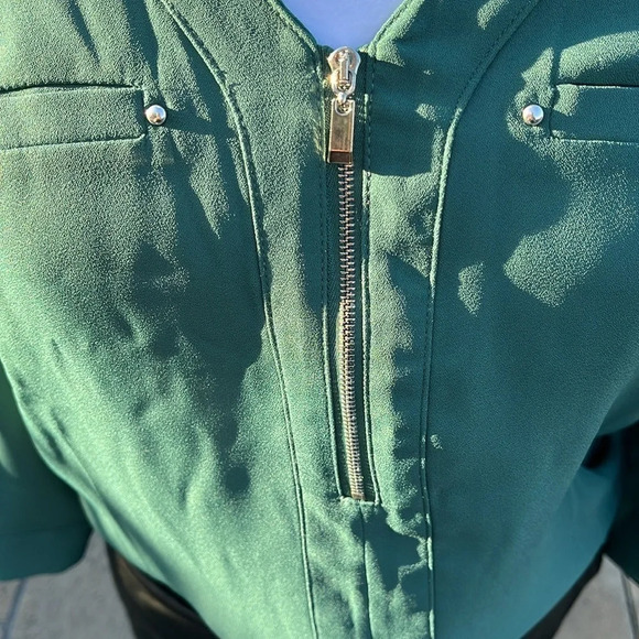 ⭐️Fortune + Ivy Hunter Green V Neck blouse NWT size large - Picture 5 of 9